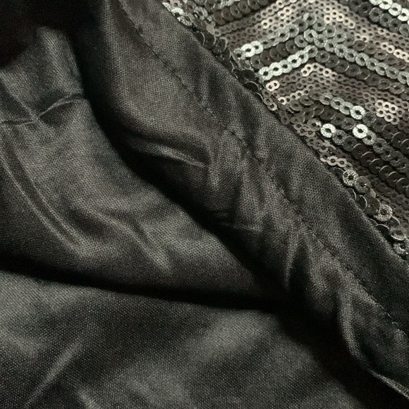 NWT TOBI black sequined mini skirt perfect for New Year’s Eve size small - Picture 7 of 10